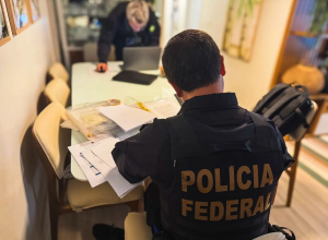 PF (Polícia Federal) faz buscas durante a segunda fase da operação Compliance Zero  • Reprodução