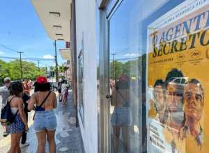 Inspirada por "O Agente Secreto", agência La Ursa Tours promove caminhadas guiadas por locações da obra no Recife  • La Ursa Tours