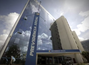 O prédio do INSS em Brasília — Foto: Cristiano Mariz/Agência O Globo